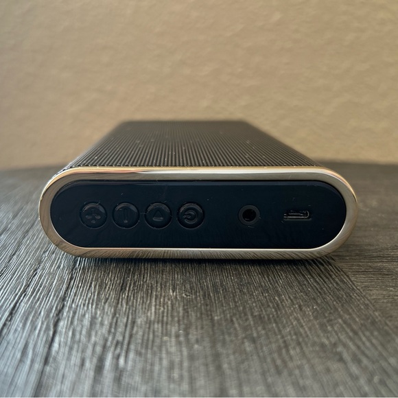 Kate Spade NY | Portable | Wireless | Bluetooth Speaker | Gold - Picture 7 of 15